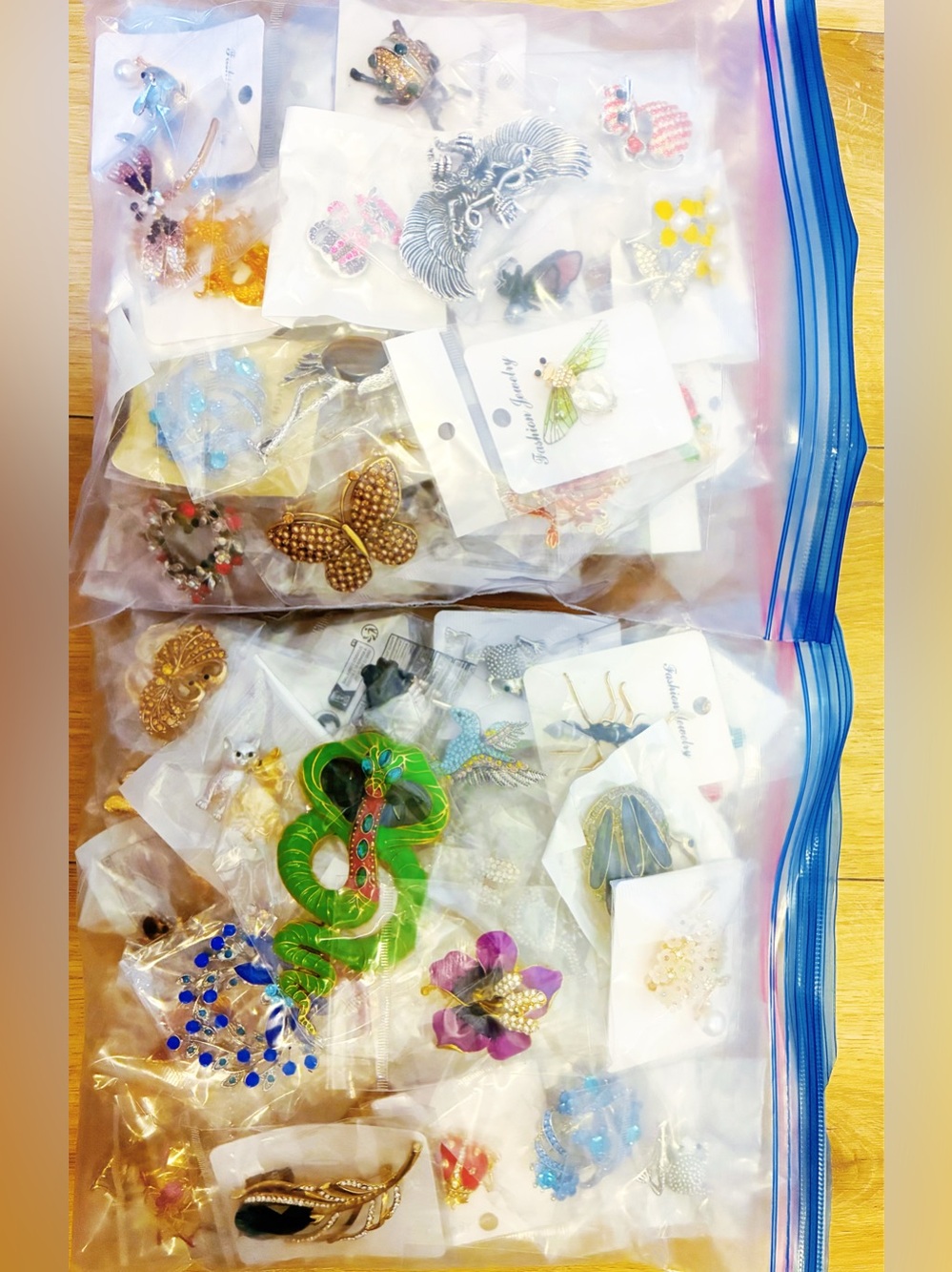 Lot 300 Brooch Pins Assorted Styles Rhinestone Crystal Enamel Jewelry Bulk